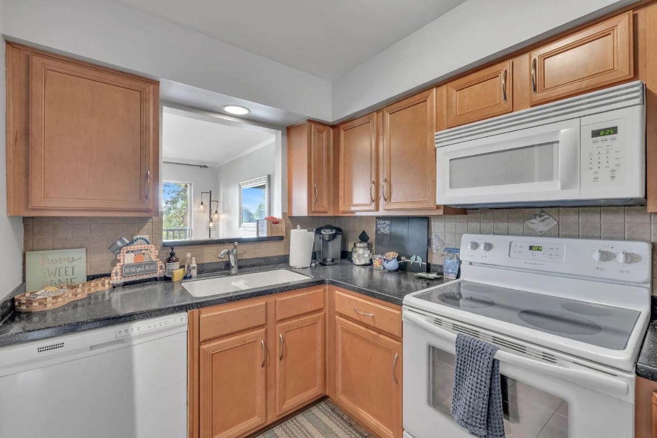 Nash Gold Private Condo - 2Bed, 2Bath, Sleep 6, 25 Min Walk To Broadway And All Nashville Attractions, Pool, Gym Exterior foto