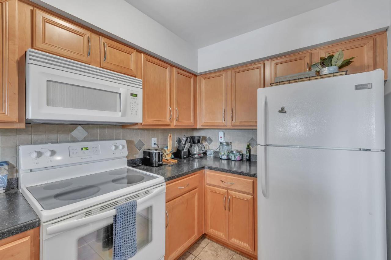 Nash Gold Private Condo - 2Bed, 2Bath, Sleep 6, 25 Min Walk To Broadway And All Nashville Attractions, Pool, Gym Exterior foto
